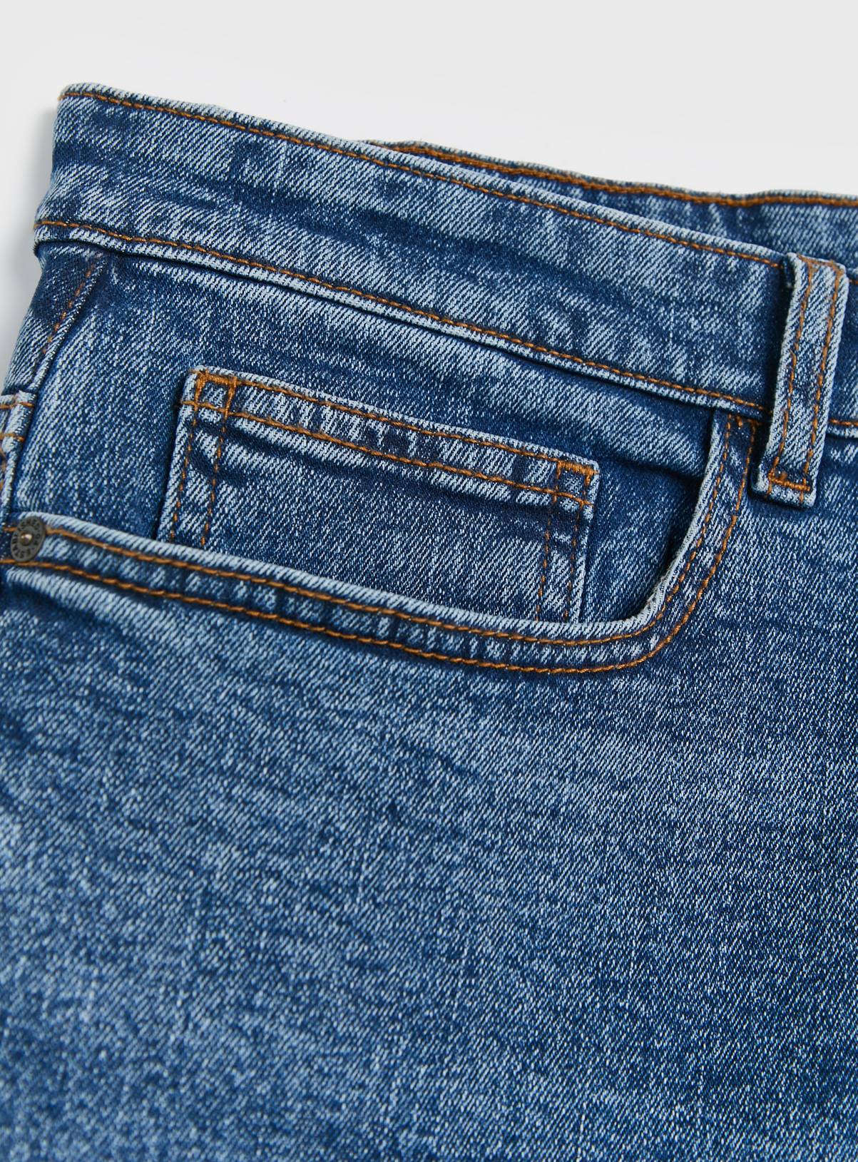The Mid Wash Everyday Denim Jeans 44R - Image 4